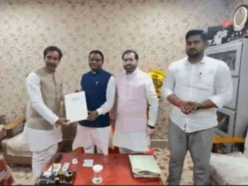 UP CM Yogi Invites Odisha CM Majhi to Maha Kumbh 2025 in Prayagraj