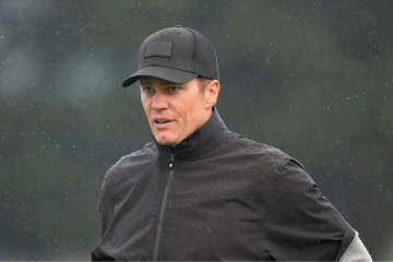 Tom Brady cheerfully acknowledges his previous misjudgment about the Seahawks, sparking interesting debates in the Super Bowl conversations!