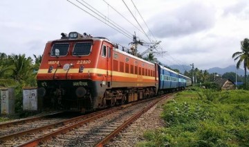 Four long-distance trains are set to resume service in April, bringing joy to many passengers!