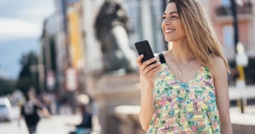 Discover 7 Charming Habits of Classy Individuals That Shine Brightly in Public Spaces!