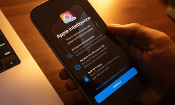 Apple's AI Team Faces Changes as Talented Researchers Move to Meta and Google!