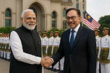 Prime Minister Modi received ceremonial welcome, Guard of Honour at Perdana Putra during Malaysia visit