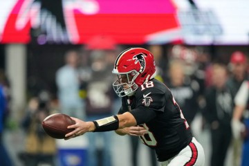 Minnesota Vikings assess quarterback options for 2026, considering a potential return of Kirk Cousins.