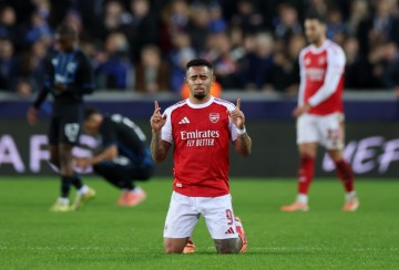 Merson discusses Arteta's challenge in selecting between strikers Jesus and Gyokeres for matches.