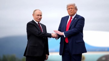 Trump Promises Consequences for Russia if War in Ukraine Does Not Conclude Peacefully