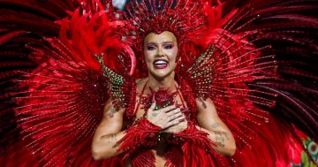 Academicos do Grande Rio impresses with 'A nação do mangue' theme at Sapucaí parade.