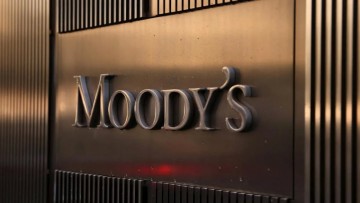 Moody's Analytics indicates uniform 15% tariff would positively impact certain Asia-Pacific nations' economies.