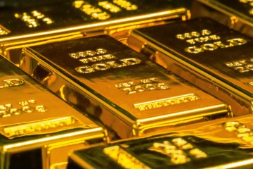 Gold prices rise above $5,200 as geopolitical tensions fuel demand for safe investments.