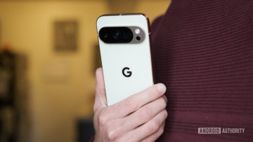 Google acknowledges hardware challenges while continuing to innovate in the smartphone industry.