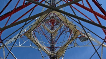 Innovative technology turns smartphones into radar-like devices, enhancing user safety with bat-like signals.