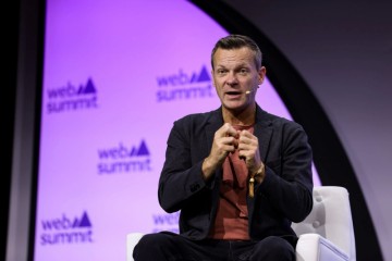 Asana's new CEO explains hiring challenges for Gen Z and shares his employment strategy insights.