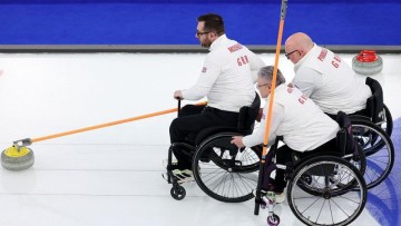 Canada's wheelchair curling team triumphs over Great Britain in a thrilling comeback match