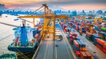 Exporters actively withdraw cargo from Customs due to ongoing security tensions in West Asia.