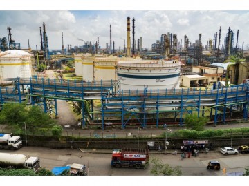 Indian Stocks Experience Significant Decline Amid Middle East Oil Price Surge and Investor Concerns