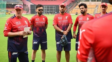 Virat Kohli motivates RCB teammates for IPL 2026, emphasizing the need to stay focused and