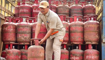 PMUY Helps Achieve Near-Universal LPG Coverage, Omcs Improve Distribution Infra: Minister