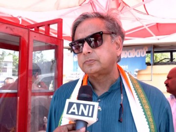 Congress's Shashi Tharoor Claims Voting for BJP is a Wasted Vote Ahead of Kerala Assembly
