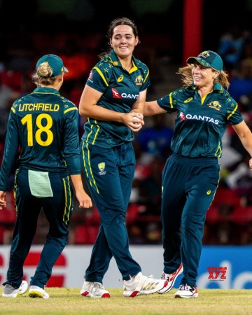 Its been a rollercoaster, tops it off getting my first Aussie contract: Lucy Hamilton