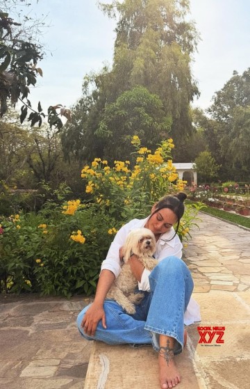 Sonakshi Sinha soaks in calm and greenery, calls it Nature-o-pathy