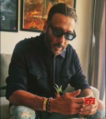 Jackie Shroff pays tribute to KL Saigal and Navin Nischol on their birth anniversaries