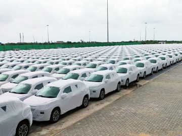 India auto sales surge in March 2026, two-wheelers lead growth