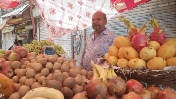 Iran-US-Israel Tensions Disrupt Imported Fruit Supply In Bharatpur, Kiwi And Avocado Vanish From Markets