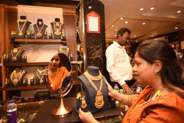 Gold up 10 pc amid global uncertainty, outlook remains constructive