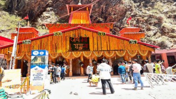 Char Dham Yatra: 2 Pilgrims Die Of Heart Attack En Route To Yamunotri
