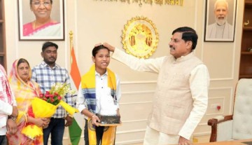 MP Girl Scores 499 Out Of 500 In 10 Board Exams, Awarded Rs 1 Lakh By CM
