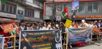 Enthusiastic crowds throng Gangtok streets for PM Modi's roadshow