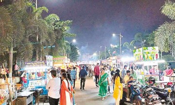 Brakes applied for revival of night food courts
