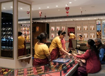 Shares of Indian jewellers slide after Modi urges pause on gold purchases to protect rupee