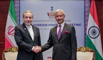 EAM Jaishankar meets Iranian FM Araghchi, reviews West Asia situation