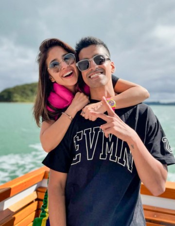 Shweta Tripathi, Chaitnya Sharma turn real-life romance into love story for theatre