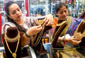 Gold, silver prices jump 2% amid softer US dollar