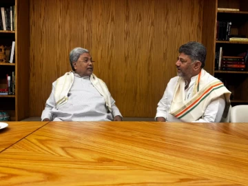 Congress High Command Meets Karnataka Leaders Amid Leadership Buzz