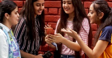 Urban Indian youth consumes 120+ minutes daily of social media; Female users dominate e-commerce attention: Report