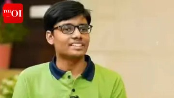 Gaya boy tops JEE, Hyderabad teen No.1 among girls