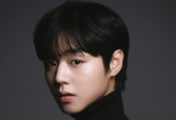 The Legend of Kitchen Soldier director denies alleged comments on dating rumors involving main cast, including Park Ji-hoon