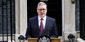 Keir Starmer resigns as British prime minister and more top headlines