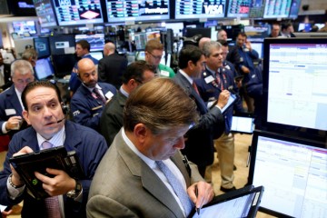 Investors Still Want To Interact With Humans Even As AI Gains Ground In The Financial World, HSBC Finds