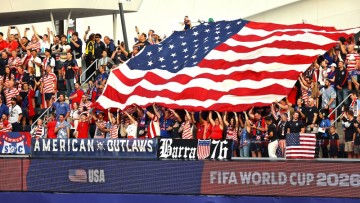 'Country Roads' unites World Cup fans with USMNT sing-along