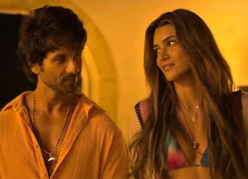 Kriti Sanon Praises Shahid Kapoor: "Intelligent Actor" with Directing Potential
