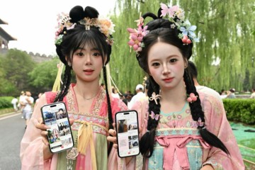 Indispensable Xiaohongshu app fuels Chinese tourism