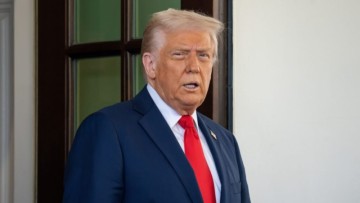 Trump Says Qatar-Gifted Boeing 747 Will Be Upgraded in a Month -- Experts Aren't So Sure - Boeing (NYSE:BA)