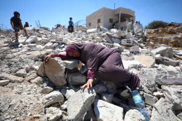 Palestinian woman loses unborn baby in illegal Israeli settlers' attack in occupied West Bank