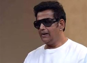 Ravi Kishan recreates viral 'Gucci' dance step with paparazzo; Mirzapur co-stars Divyendu and Ali Fazal join in