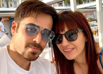 Emraan Hashmi's wife Parveen Hashmi celebrates Awarapan 2 success: "Akha Bollywood ek taraf aur Emraan Hashmi ek taraf