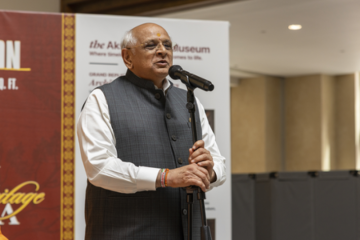 Gujarat CM hails 'vibrant' India at Akshardham