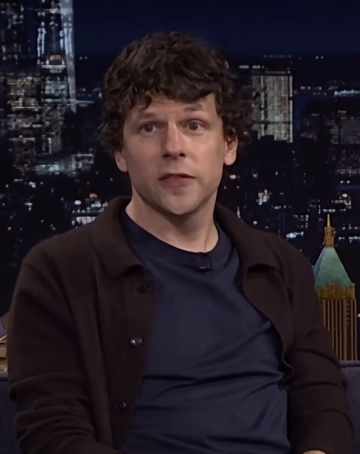 Jesse Eisenberg recalls holiday mishap, says passport loss led to 'incredible experience'